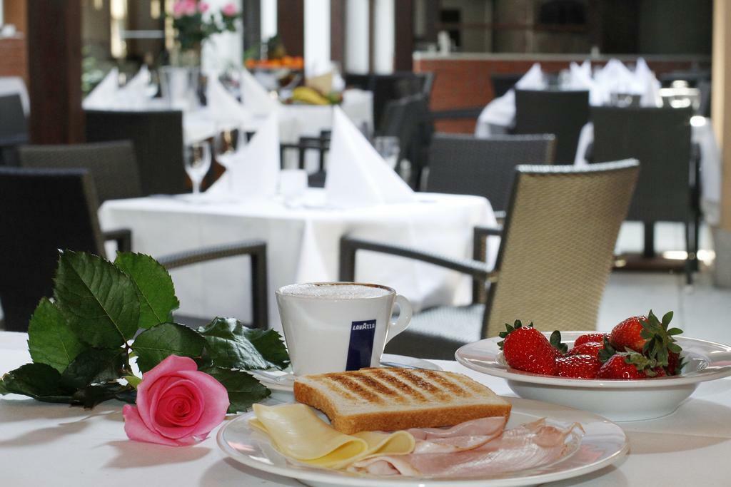 Hotel Parco Di Schoenbrunn Vienna City Ресторант снимка